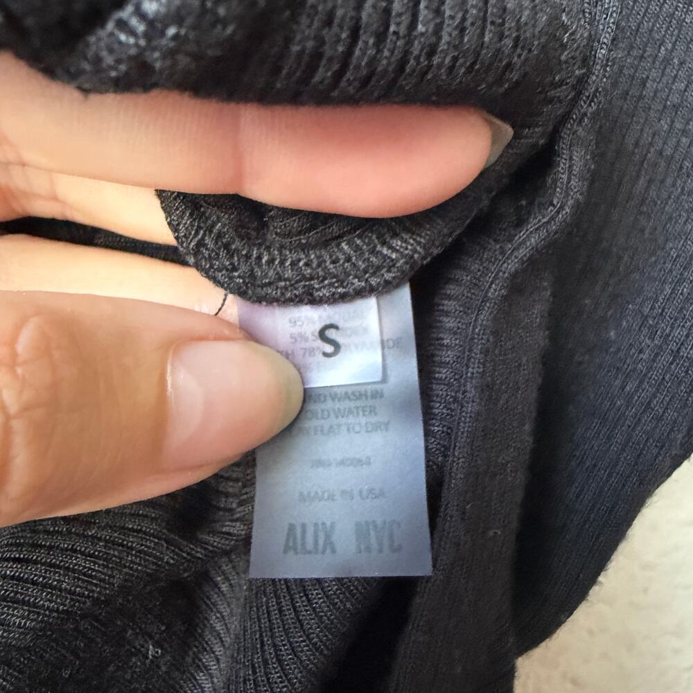 Alix NYC Pearson Black Bodysuit Ribbed Asymmetric Button Size S - Picture 6 of 7